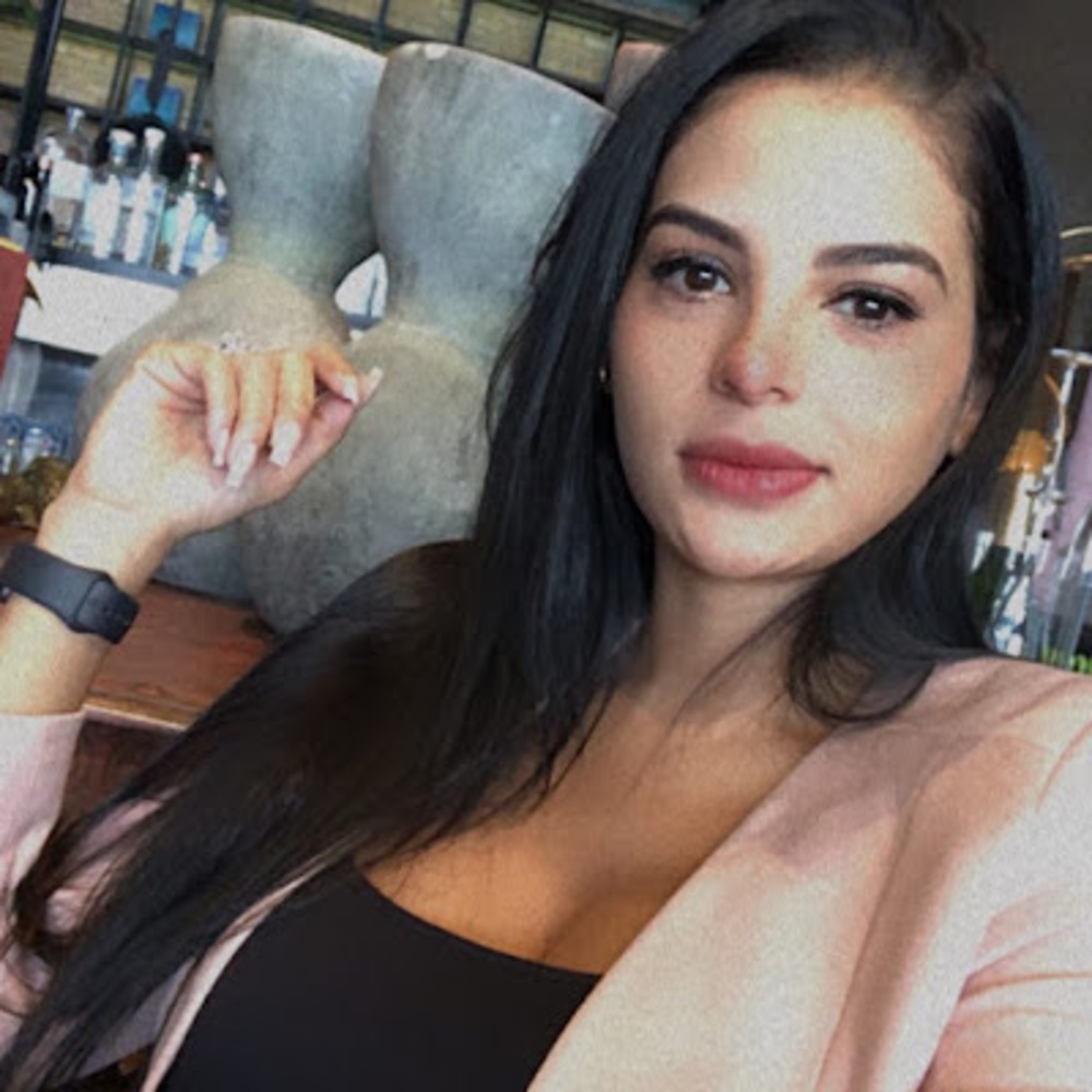Meet your Posher, Ana